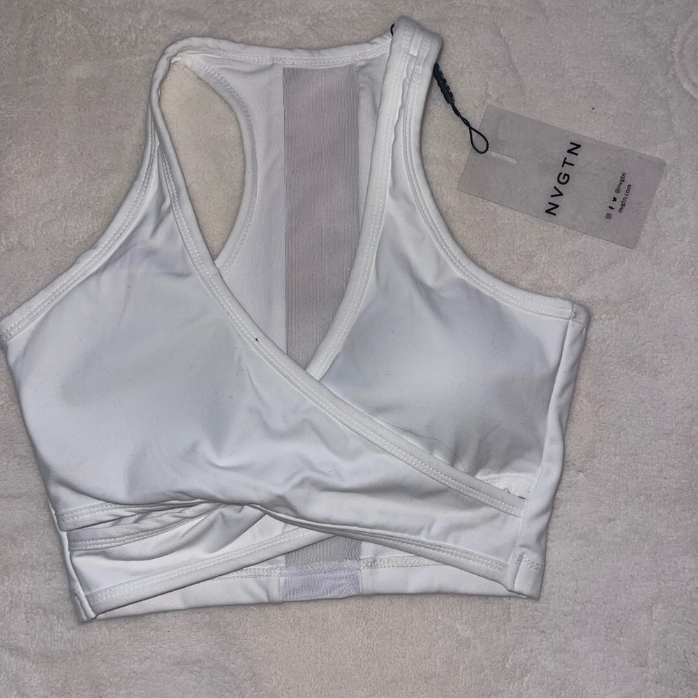 Brand new NVGTN sports bra